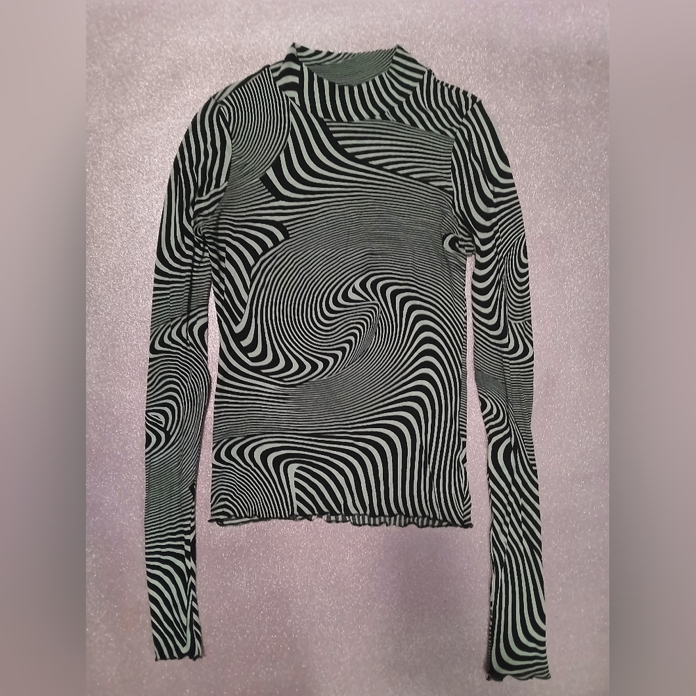 Weekday Fiona Turtleneck Black and White Long Sleeve XS